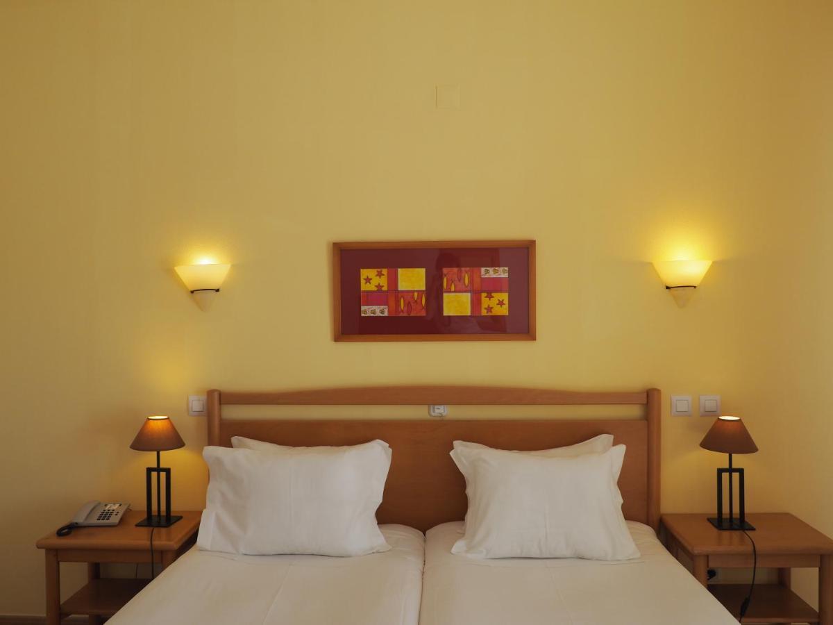 Club House Cvl 호텔 Senhora da Luz 외부 사진