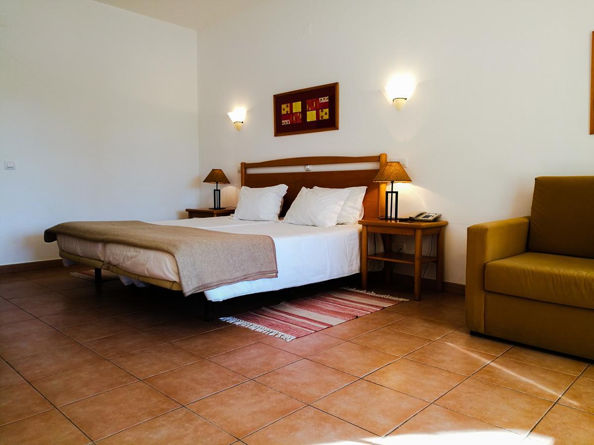 Club House Cvl 호텔 Senhora da Luz 외부 사진